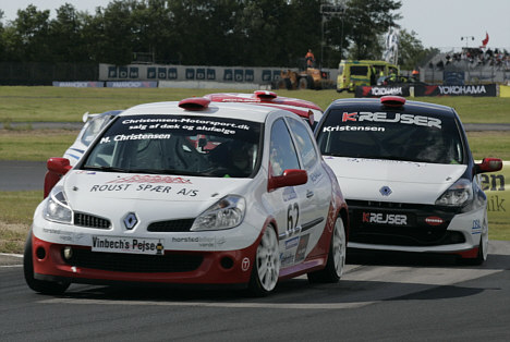Michael Christensen eller Jacob Kristensen? En af de to kan i weekenden vinde mesterskabet i Renault DTC Light Cup.